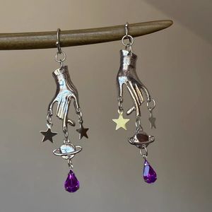 Boucles d'oreilles en alliage Purple Magic Hand pour femmes, design tendance avec pendentif étoile à cinq branches, boucles d'oreilles chics - Product Image 1