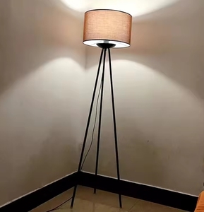 Design moderno decorazione in piedi <span class=keywords><strong>luce</strong></span> tessuto di lino treppiede in metallo lampada da terra per Hotel camera da letto - Product Image 6