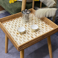 Table basse en rotin bohème de luxe avec plateau en nacre, design Wabi Sabi tissé à la main pour salon et chambre