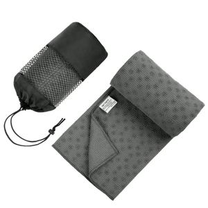 Serviette de yoga antidérapante en microfibre à points de silicone écologiques - Product Image 1