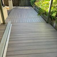 Planche de terrasse composite bois-plastique co-extrudée de couleur antique, antidérapante, résistante à l'humidité et écologique