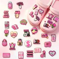 Breloques de chaussures en PVC rose girly motif dollar, vente en gros, ensemble de breloques tendance pour chaussures de filles