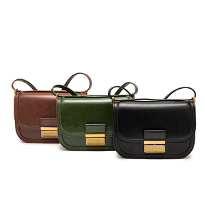 批发市场 PU 皮革女式设计师品牌单肩包 链条拉链闭合 枕形太阳包 豪华手袋 聚酯纤维 - Product Image 1