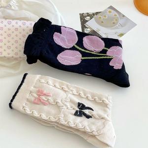 À la mode oem haute qualité dentelle <span class=keywords><strong>funky</strong></span> <span class=keywords><strong>bas</strong></span> collège style équipage chaussette en gros tricoté femmes chaussettes - Product Image 5