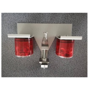 Feu de signalisation solaire LED SZSW2730 à double tête rouge en aluminium IP65 pour extérieur - Product Image 1