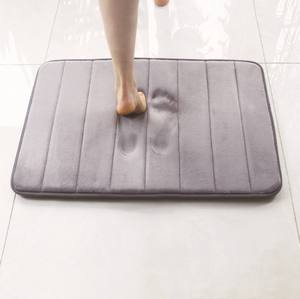 <span class=keywords><strong>Tapis</strong></span> <span class=keywords><strong>de</strong></span> <span class=keywords><strong>bain</strong></span> en mousse à mémoire <span class=keywords><strong>de</strong></span> forme matelassé <span class=keywords><strong>style</strong></span> galet FIGOO, antidérapant pour la douche - Product Image 1