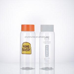 Nhà Sản Xuất Cylindrica Nhự<span class=keywords><strong>a</strong></span> Chai Nướ<span class=keywords><strong>c</strong></span> Giải Khát Với Biểu Tượng Tùy Chỉnh 400Ml 500Ml Rõ Ràng Nhự<span class=keywords><strong>a</strong></span> Vòng Chai Nướ<span class=keywords><strong>c</strong></span> Trái <span class=keywords><strong>C</strong></span>ây <span class=keywords><strong>C</strong></span>ó Nắp Đậy - Product Image 3