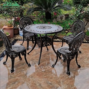 <span class=keywords><strong>Set</strong></span> di Mobili <span class=keywords><strong>da</strong></span> <span class=keywords><strong>Giardino</strong></span> Elegante Wayon in Alluminio Leggero con <span class=keywords><strong>Tavolo</strong></span> <span class=keywords><strong>da</strong></span> Pranzo e 4 <span class=keywords><strong>Sedie</strong></span> Abbinate Resistenti alle Intemperie per Ospedali - Product Image 1