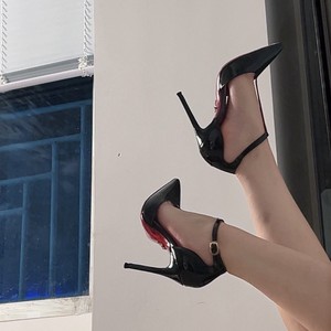 Nuevo Modelo de Primavera 2026, Tacones Altos de 6-8cm con Punta en Pico, Correa con Hebilla, Parte Superior de Cuero Patentado y Fibra Superfina, Suela Roja, Sexy - Product Image 4