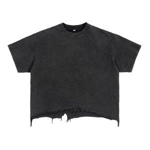 Camiseta de Corte Cuadrado con Lavado Vintage para Hombre, con Logotipo Personalizado |   Camiseta de Alta Calidad, 220g, Algodón Grueso, Estilo Urbano, Estampada y Desgastada - Product Image 3