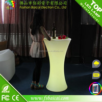 Ensemble table et chaises LED à design moderne, changeant de couleur, étanche, à pieds hauts, mobilier de bar pour la maison, la cuisine, l'hôtel, les réunions annuelles d'entreprise, produits rotomoulés