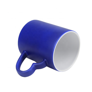 Tazza da caffè magica a forma di cuore con rivestimento spray automatico per sublimazione, 11oz, cambia colore, effetto opaco. - Product Image 6