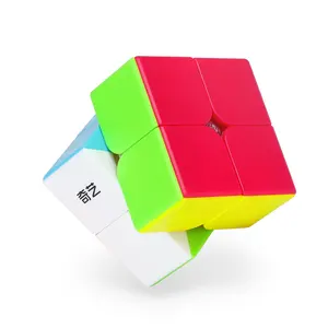 Vendita calda QY cubo di velocità su misura liscia in fibra di carbonio appiccicoso cubo magico 2x2x2 puzzle giocattoli per l'educazione dei bambini
