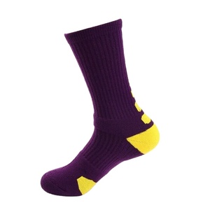 Cadeau de Noël pour les chaussettes de sport pour hommes de grand garçon Chaussettes de basket-ball en coton doux et sec évacuant l'humidité - Product Image 6