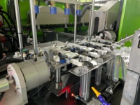 Máquina que sopla de la botella automática del ANIMAL DOMÉSTICO de 4 cavidades 5000BPH con el sistema del servomotor cuatro