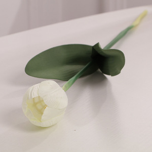 QSLHC826 Tulipano Artificiale in Seta a Stelo Lungo per Decorazione Casa, Vendita Calda - Product Image 6