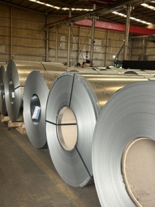 Bobine d'acier galvanisé 0,6x1219 mm <span class=keywords><strong>pour</strong></span> la fabrication de tôles de toiture, certifiée JIS API, acier galvanisé de qualité supérieure, bobine GI à bas <span class=keywords><strong>prix</strong></span> - Product Image 1