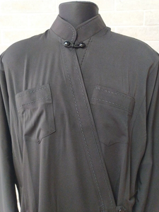 Sotana Ortodoxa de Gabardina con Bordado Dorado, Poliéster Mate, Hecha a Mano, para Sacerdotes, Uso en las Cuatro Estaciones, Opciones de Color Personalizadas - Product Image 3
