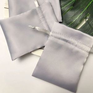 ถุงผ้าซาตินแบบมีเชือกผูกพร้อมหูหิ้วเชือก - Product Image 3