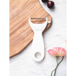 Japanese-Made Multifunctional White Filler <b>Fruit</b> & <b>Vegetable</b> <b>Tool</b> - Product Image 1