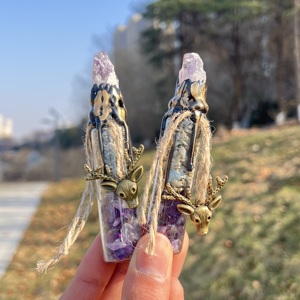 Bouteille de Vœux en Cristal d'Améthyste Naturelle en Gros avec Breloque Cerf pour la Protection - Idéale pour la <span class=keywords><strong>Sorcellerie</strong></span> - Product Image 1