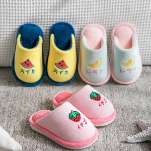 Chaussons d'intérieur fantaisie d'hiver pour enfants filles, design fruité mignon et moelleux, confortables avec coussin d'air, antidérapants, chauds et à plateforme - Product Image 3