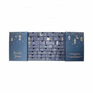 Lussuoso Calendario dell'Avvento Natalizio Personalizzato da 2mm di Spessore con Due Sportelli, Chiusura a Nastro e Cassetti, Scatola Regalo Laminata Opaca - Product Image 3