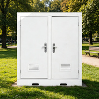 Toilettes portables d'extérieur pour entreprises de location, entièrement équipées avec un ensemble complet d'accessoires intérieurs, prêtes à l'emploi immédiat, livraison incluse