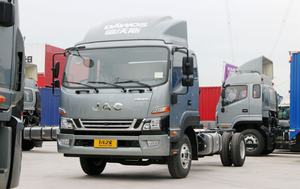 China Traction Head Transport Truck Nuevo 6X4 diesel Transport Truck Factory Precio bajo para la venta - Product Image 2