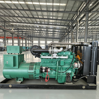 Genset Diesel Terbuka 1350kW yang Disesuaikan untuk Lokasi Proyek Skala Besar, Generator Industri Sinkron Tiga Fasa