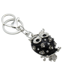 Porte-clés hibou tendance en métal plaqué or avec chaînes et cristaux scintillants, pendentif pour sac ou voiture - Product Image 4