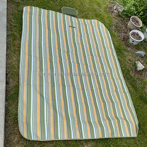 Tapis et couverture de pique-nique pliables, doux, portables, extra-larges, imperméables et anti-sable pour la randonnée, le camping et la plage - Product Image 4