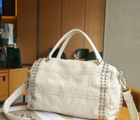 Sac fourre-tout décontracté vintage en cuir PU pour femme, grande capacité, imperméable, avec rivets et coutures décoratives, à poignée supérieure et bandoulière