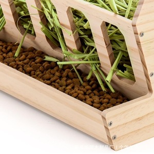 Comedero de madera para conejos y hámsters con almacenamiento de heno y zanahorias, diseño desmontable en la parte superior - Product Image 3