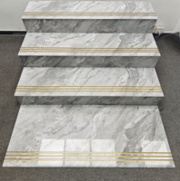 Carrelage d'Escalier Luxe Design Ligne Dorée et Sable d'Or 470x1200mm en Porcelaine pour Marche et Contremarche Personnalisable