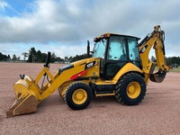 Chargeuse-pelleteuse Caterpillar 420F d'occasion, 20 tonnes, moteur CAT d'origine, transmission 4x4, faible nombre d'heures, bon état pour la construction
