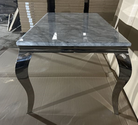 Table à manger moderne et extensible en céramique, table de salle à manger de luxe en pierre frittée avec pieds en métal pour la maison