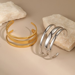 Doble capa de acero inoxidable chapado en oro de 18 quilates minimalista Simple para mujer para pulsera joyería de moda al por mayor brazalete en forma de luna - Product Image 1