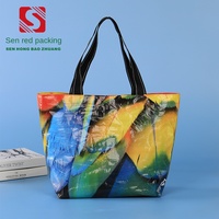 Sacs fourre-tout tissés en PP réutilisables et écologiques de grande capacité, logo et motif personnalisables pour le shopping.