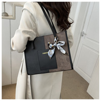 Nouveaux sacs fourre-tout pour femme automne 2024, sacs à main en cuir PU avec coutures colorées, style coréen, grands sacs avec foulard