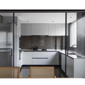 Ensemble de cuisine complet sur mesure de taille moyenne contemporain, poignée dissimulée, finition laquée, placage de bois contreplaqué - Product Image 1