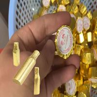 Équipement d'emballage vertical à feuille pliante pour bonbons en bouteille semi-remplis, avec distribution de colle à haut rendement, entièrement automatisé et sur mesure