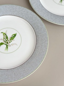 Plato Plano de Cerámica con Diseño de Lirio de los Valles, Plato Hondo para Desayuno, Plato para Carne - Product Image 4