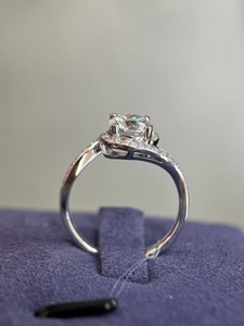 Bague de fiançailles et de mariage en platine PT950 avec diamant cultivé en laboratoire blanc D VVS2 de 1 carat au design unique - Product Image 3