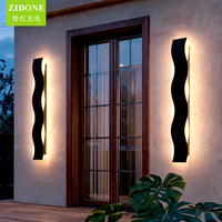 Applique murale solaire moderne OEM, longue, IP65, à LED, alimentée par énergie solaire, noire, pour la décoration extérieure de maison, villa, cour et projets.