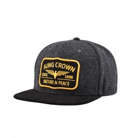 EQUILUX HANDCRAFT BOUTIQUE Gorra Unisex Hip-Hop 100% Algodón, 6 Paneles, Visera Plana, Patrón de Letras, Bordado 3D, Cuatro Estaciones