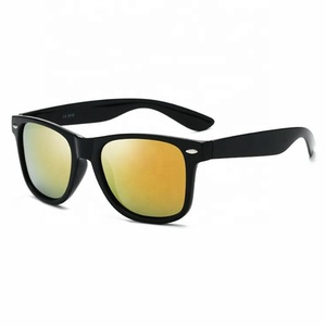 2019 <span class=keywords><strong>gafas</strong></span> de sol de moda <span class=keywords><strong>gafas</strong></span> de sol clásicas baratas de plástico <span class=keywords><strong>ray</strong></span> <span class=keywords><strong>ban</strong></span> polarizado - Product Image 2