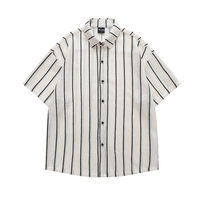 Camisa a rayas de manga corta informal para hombre de verano 2025, diseño de nicho coreano Simple con características huecas, camisetas bonitas de moda