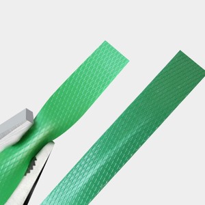 Correa de Poliéster Verde Lisa de Alta Resistencia a la Tensión, Fleje de Plástico PET para un Embalaje Metálico Eficaz - Product Image 2