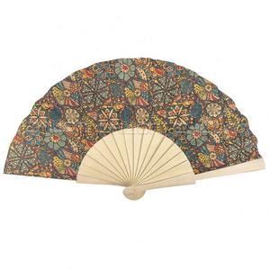 Abanico de mano de madera español holandés verde personalizado, corteza de corcho personalizada con tela de madera tallada, técnica pintada - Product Image 2